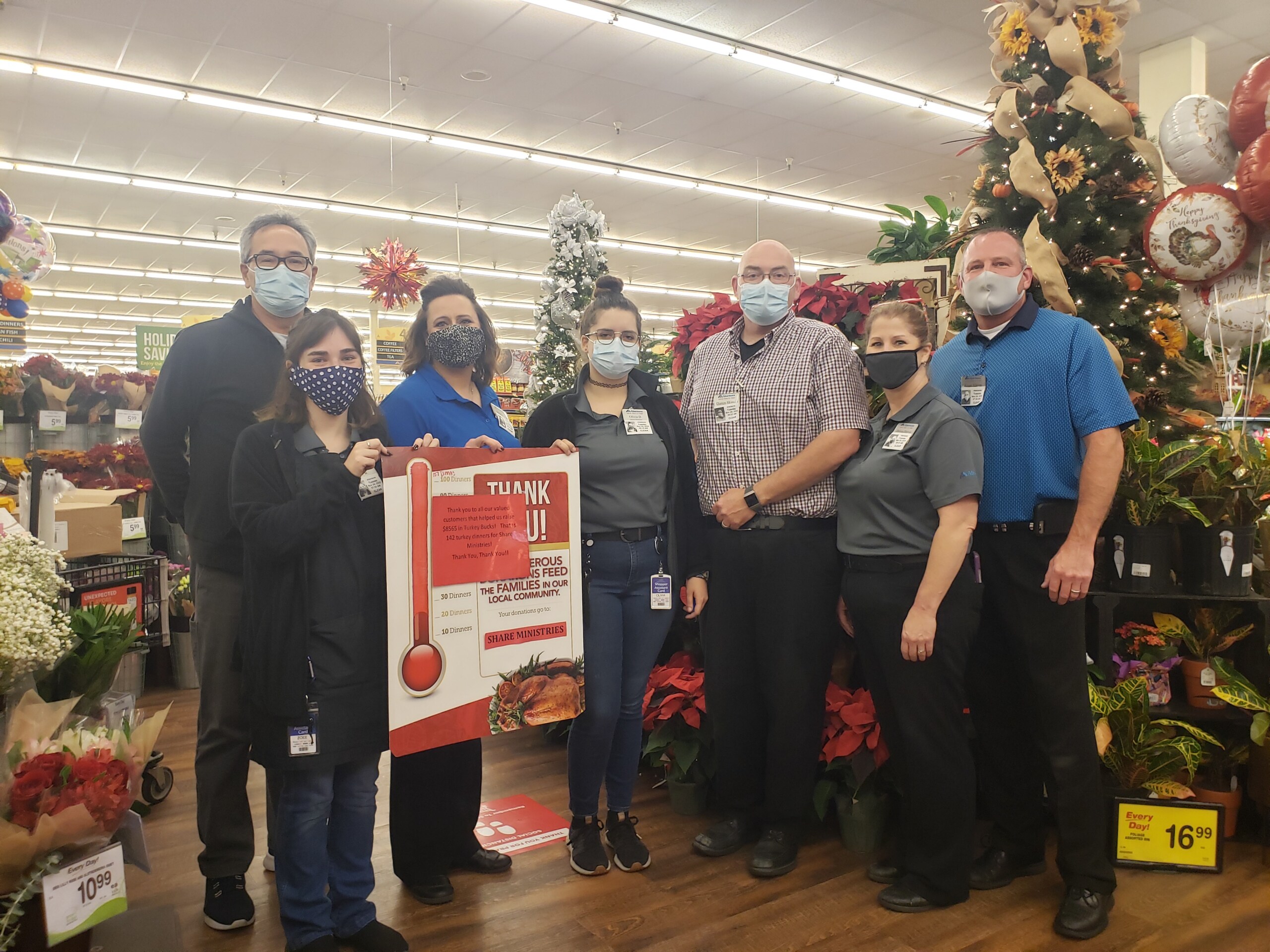 Albertsons Helps Feed the Community for Thanksgiving Share Ministries
